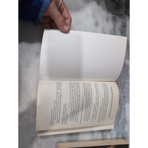 Ronie Kendig Discarded Heroes Paperback Bundle: Firethorn & Wolfsbane - Picture 4 of 9